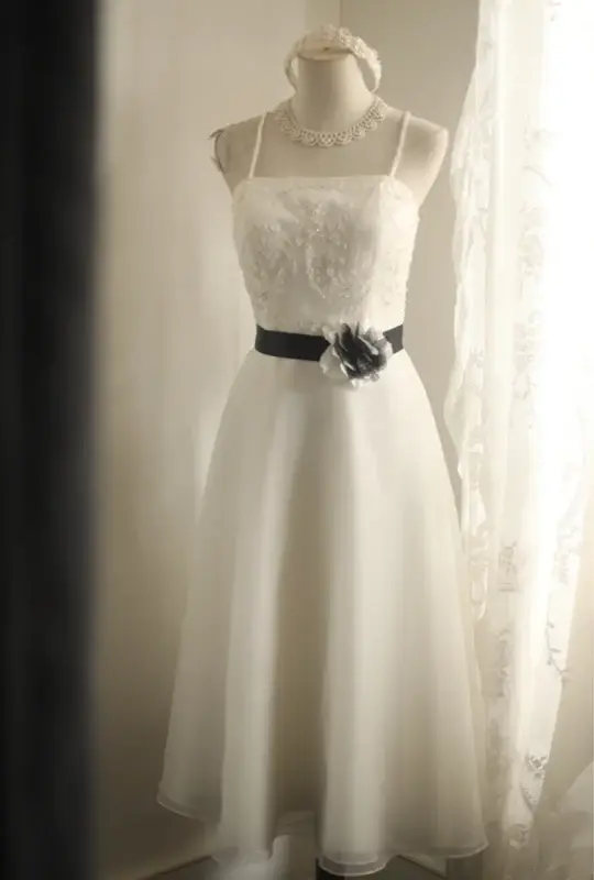 Ivory white halter-neck fitted waist slim beaded midi ball gown R6823