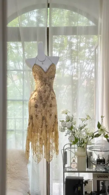 Light yellow halter-neck fitted slim-fitting irregular hem sexy ball gown R7664