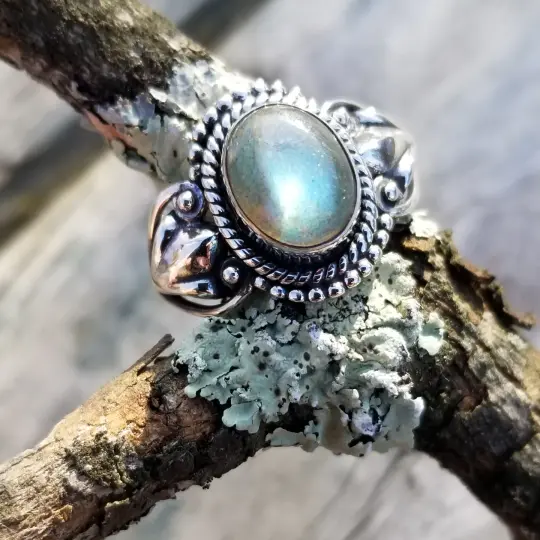 Nola - Labradorite Ring in Sterling Silver