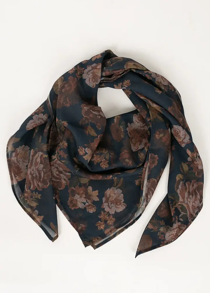 Chels Scarf in Large Navy Floral