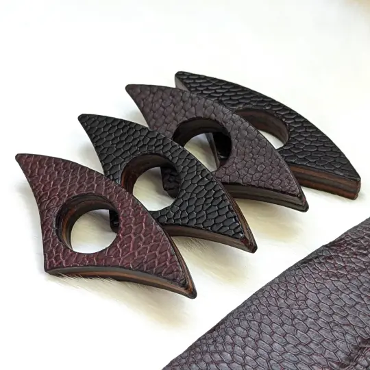 BOOK PAGE HOLDER | Stacked Beaver Tail