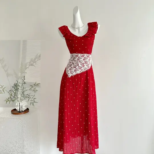 French retro temperament V-neck small flying sleeve red dress new summer style R2189