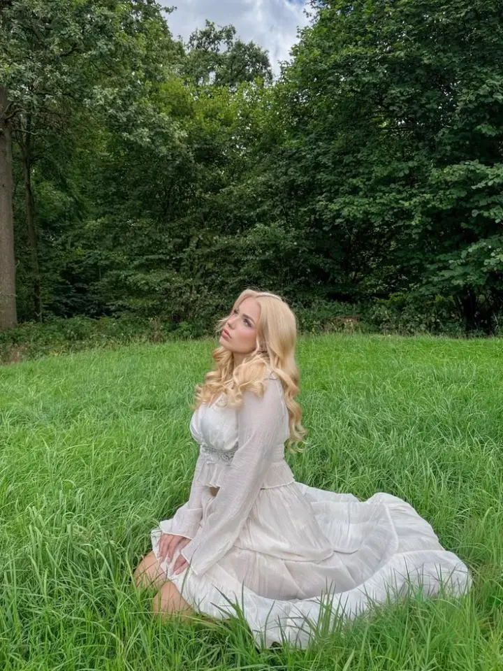 Hazy Tulle Prom Gown White Women's Corset Maxi Birthday Dress — Fall Outfit 2026 New RS3073