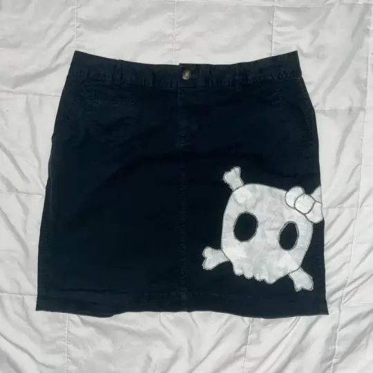 bow skull skirt