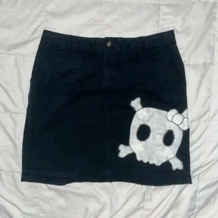 bow skull skirt