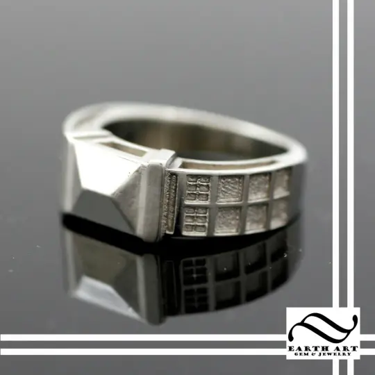14k Gold Police Box Band