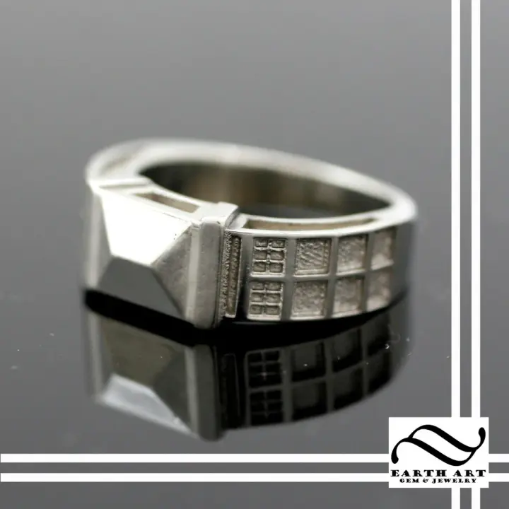 14k Gold Police Box Band