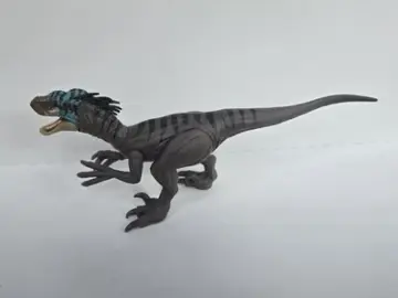 Veliciraptor Only From Jurassic World Rebirth Launch ‘N Battle Vehic