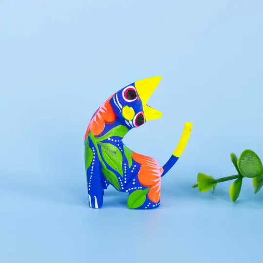 Hand Painted Neck Side Bend Cat Wooden Figurine