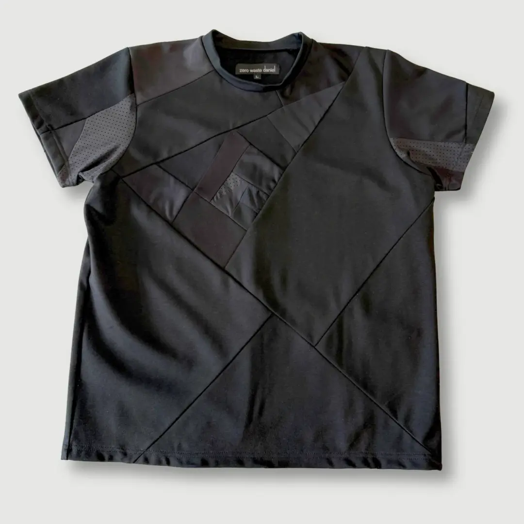 size large - sample sale - black tee shirt