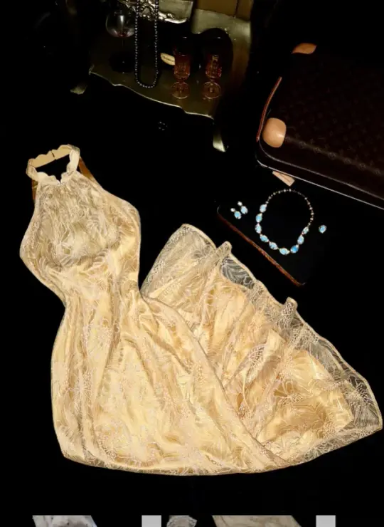 Yellow halter-neck fitted waist classic and elegant ball gown R6412