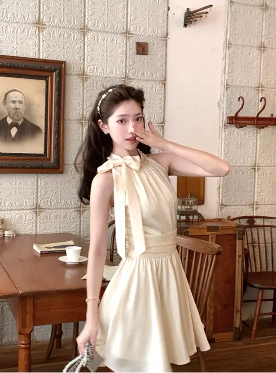 Polka dot halter neck dress summer daughter style temperament high-end off-shoulder dress R4583