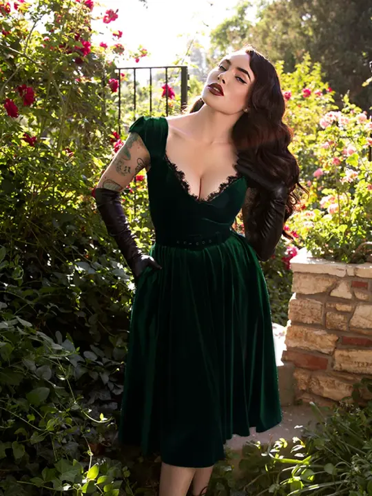 PRE-ORDER - Baudelaire Swing Dress in Hunter Green
