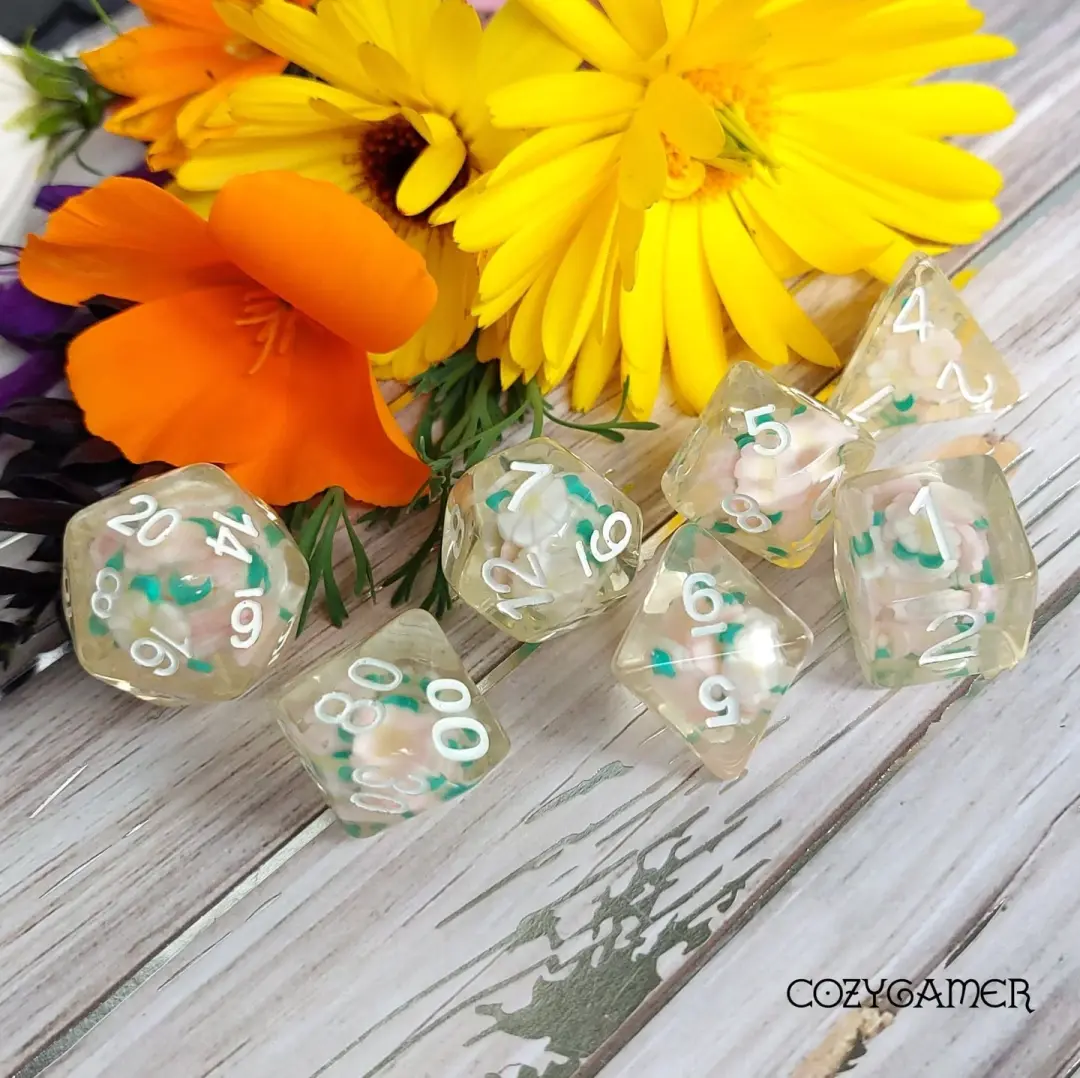 Daisy DnD Dice Set – 7-Piece Flower Clay Slices Botanical Dice