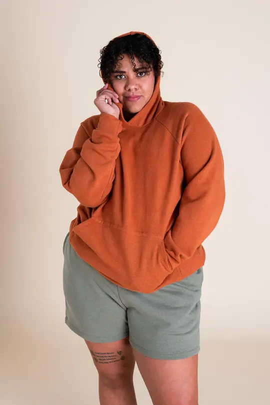EveryBODY Hoodie in Rust