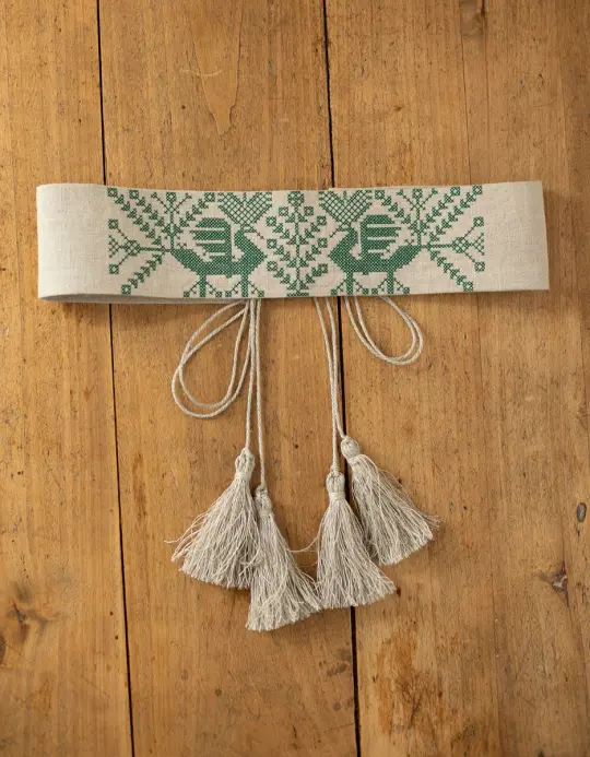 Ceinture 'Valeska' en lin naturel brodé vert