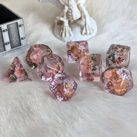 Pink Flower and Moss Dice Set – 8-Piece Botanical DnD Dice with Paw D6 | Fennek & Finch