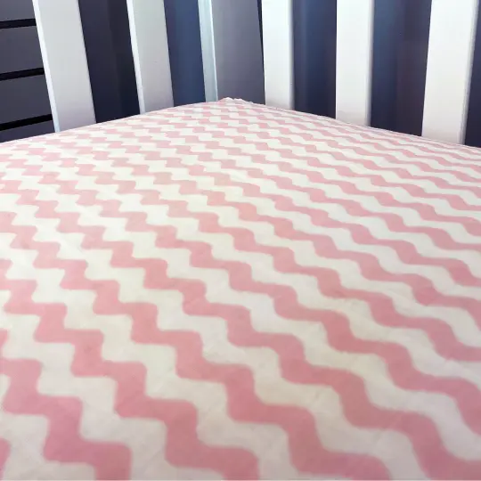 necessities by tendertyme Baby Boys and Baby Girls Waves Muslin Crib Sheet, Pink