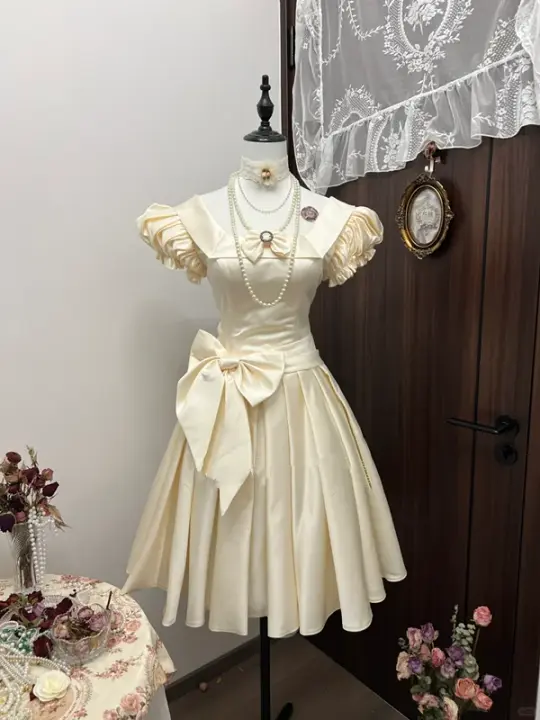 Champagne color square neck puff sleeve waist slim fit pleated elegant long skirt homecoming dress R4312