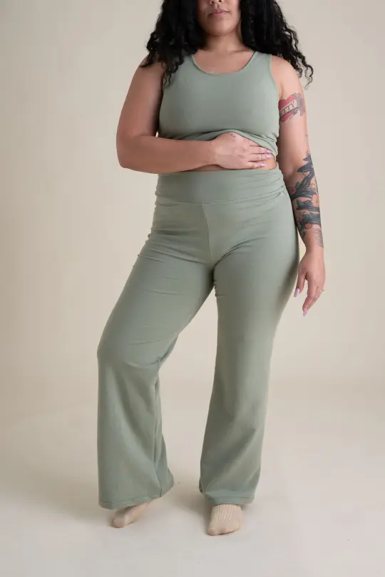 Eleanor Pants in Pistachio