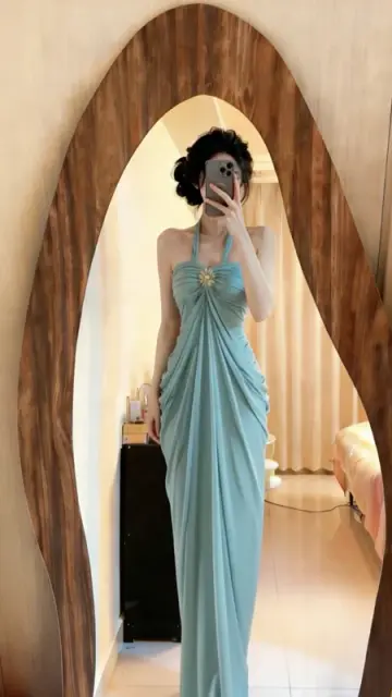 Light green halter neck fitted waist sexy ball gown R9063
