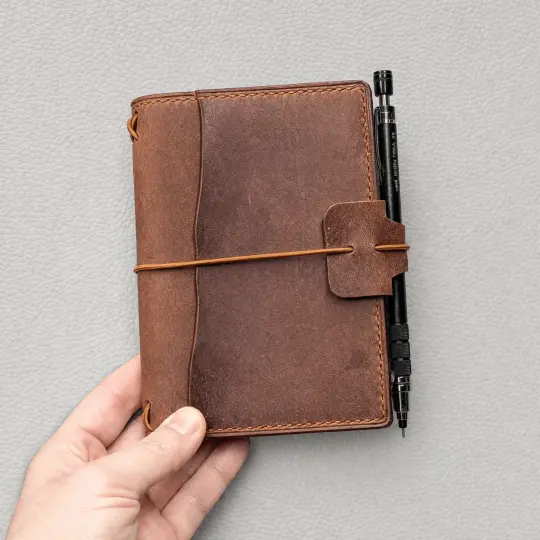 PASSPORT Traveller's Notebook | Ruggine Red, No. 2 + Key Fob