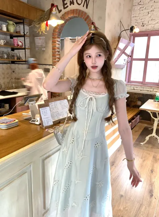 Waist-cinching square-neck short-sleeved dress for women, a summer French retro slimming and elegant dress R4790
