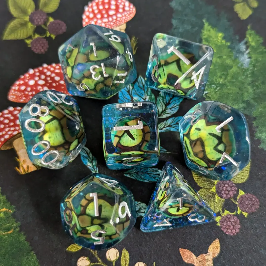 Green Eye DnD Dice Set – 7-Piece Blue Resin Eye Inclusion Dice