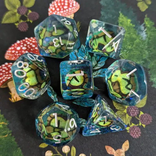 Green Eye DnD Dice Set – 7-Piece Blue Resin Eye Inclusion Dice
