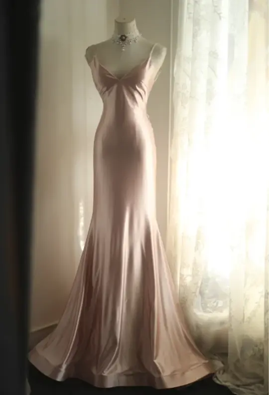 Light pink halter-neck, fitted waist, sexy long satin ball gown R6789