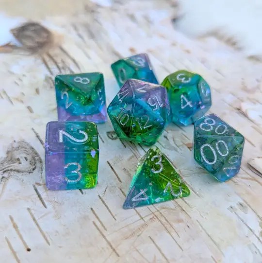 Aurora Sparkle Dice Set – 7-Piece Northern Lights DnD Dice | Fennek & Finch