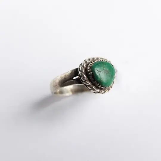 Simple Turquoise Ring with Rope Setting Size 9