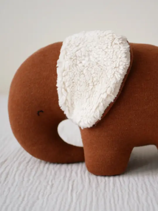 ELEPHANT adulte / Adult ELEPHANT