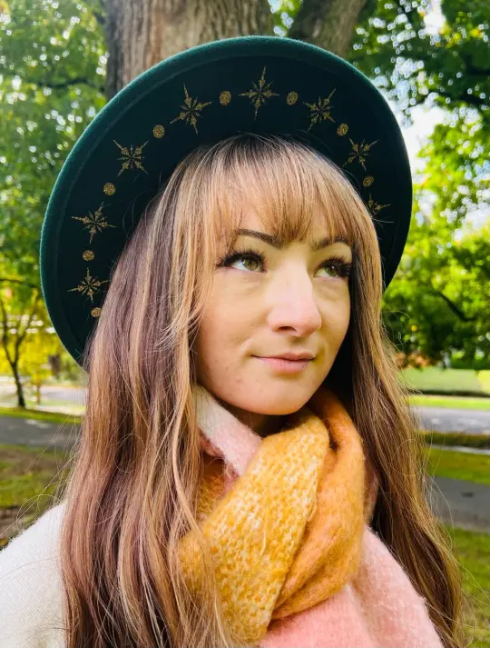 Emerald Gold Starburst Vegan Felt Wide Brim Hat