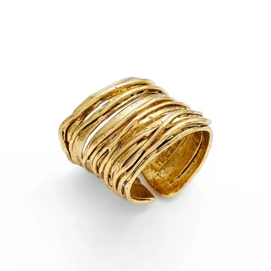 Brushed Ribbon Ring: Chic and Contemporary Design