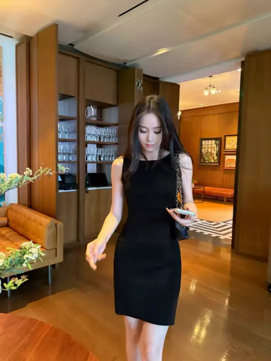 Classic Minimalist Sheath Mini Dress Round Neck Plain Detail Crepe R9188