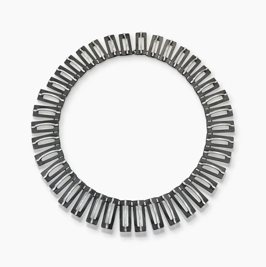 Eclipse Tapered Raised Arch Link Necklace