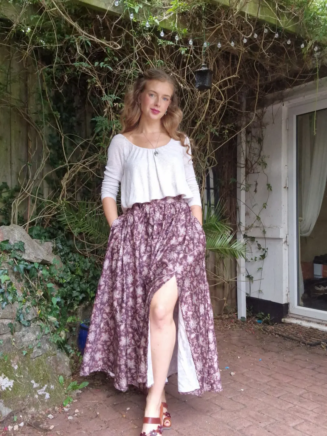 Slit Skirt (Customisable)