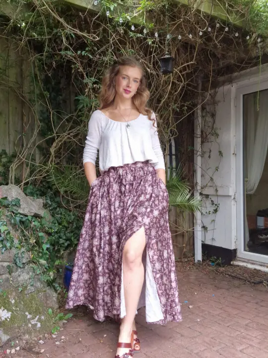 Slit Skirt (Customisable)