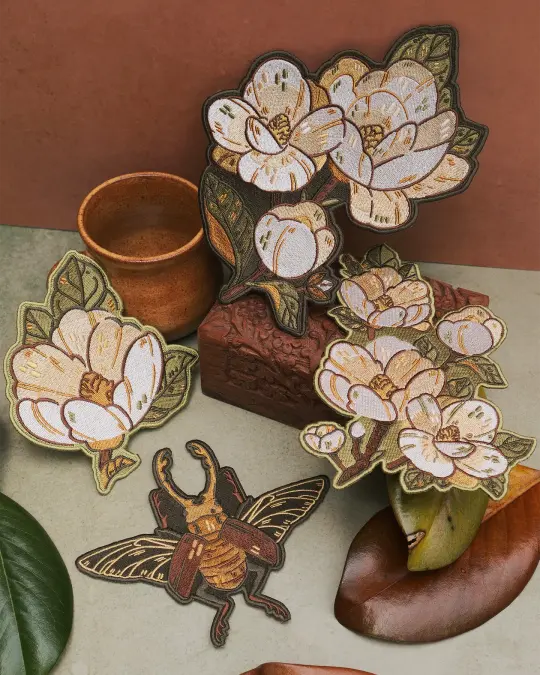 [IRON-ON EMBROIDERED PATCHES] Magnolia - Dark Olive Variant