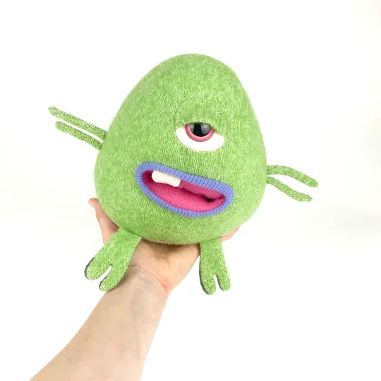 Crinkle the plush alien my friend monster™