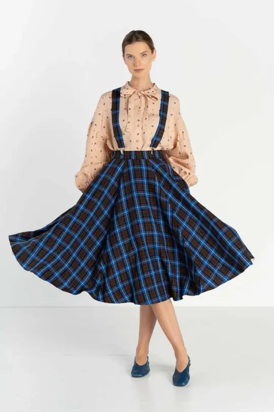 Classic – Full-Circle Linen Midi Skirt