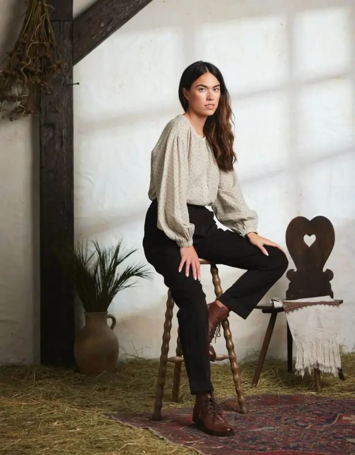 Pantalon 'Yana' en velours côtelé noir