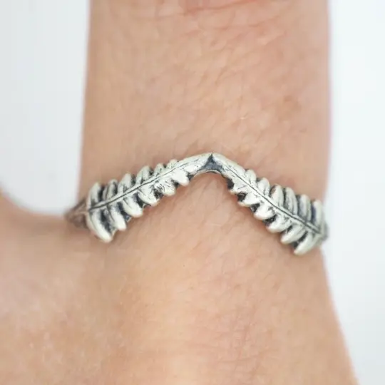 Lady fern ring silver