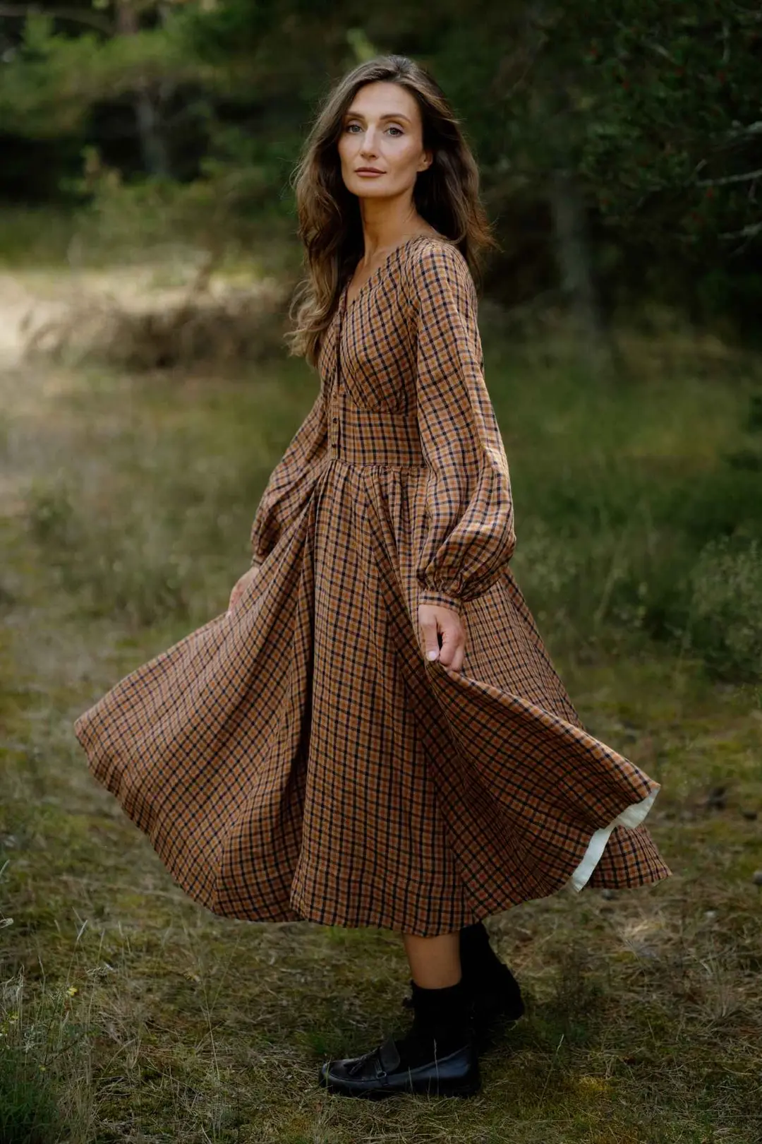 Diane – V-Neck Linen Midi Dress