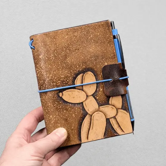 PASSPORT Traveller's Notebook | Tooled Balloon Dog, No. 3