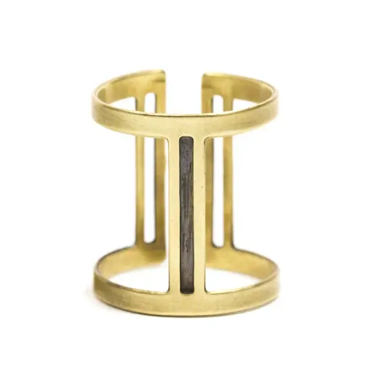 Nous ring