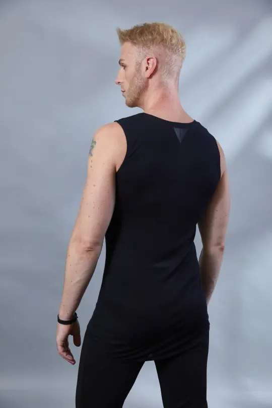 SE Long black sleeveless shirt