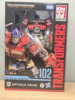 Transformers Optimus Prime Studio Series 102 Voyager Class  Hasbro MIB