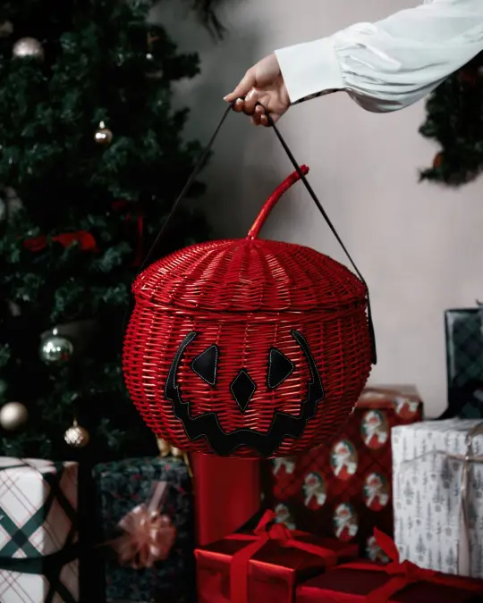 Haunted Hallows Picnic Basket (Red) [Limited Edition]